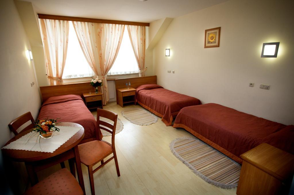 Hotel Sutoris Bochnia Camera foto