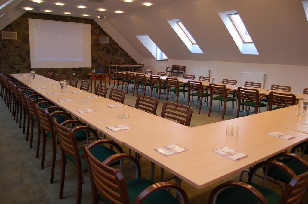 Hotel Sutoris Bochnia Esterno foto